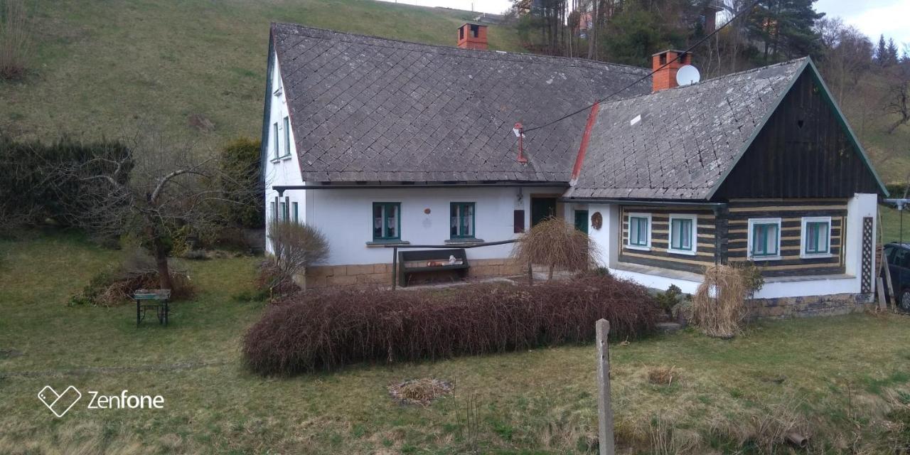 Chalupa S Roubenkou Police nad Metují Esterno foto